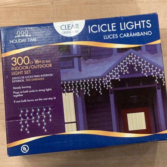 Clear icicle lights. - Picture 1 of 1